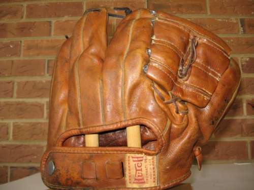 Al Dark Hutch 44X Back